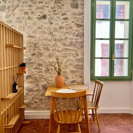 Daire De La Rue Vial