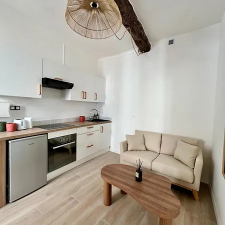 Апартаменты De La Rue Vial