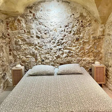 Апартаменти De La Rue Vial *